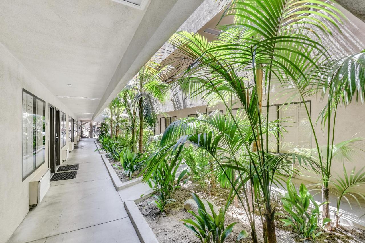 Anaheim Desert Inn & Suites Luaran gambar