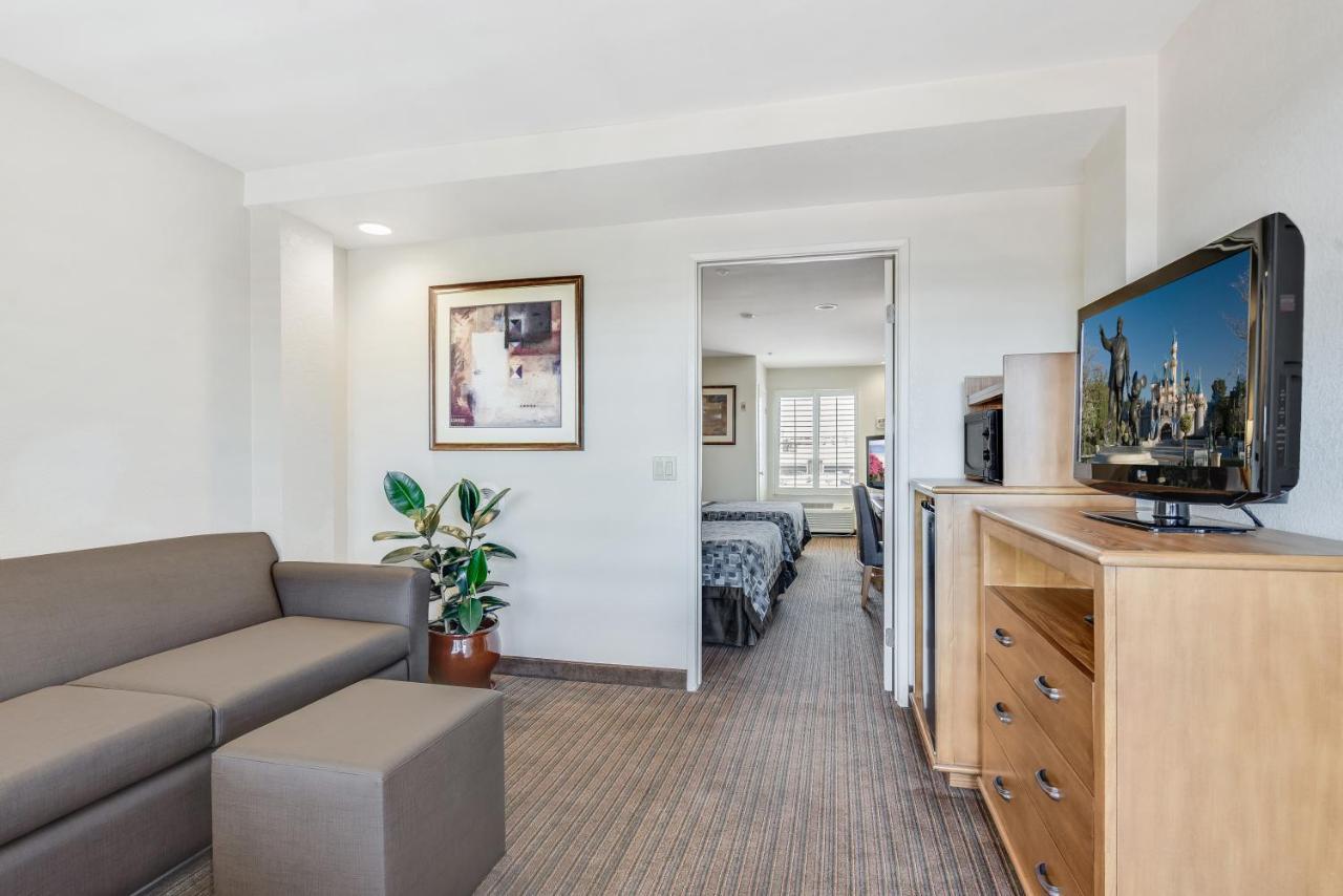 Anaheim Desert Inn & Suites Luaran gambar